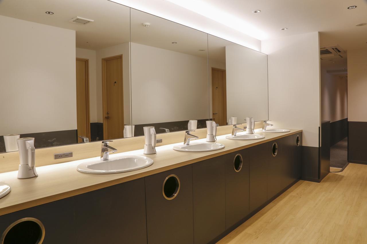 White Hostel Shinsaibashi Osaka Ngoại thất bức ảnh